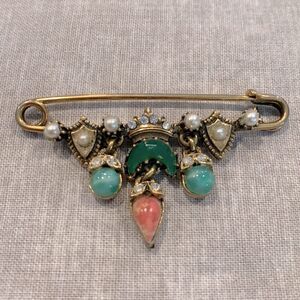 Vintage, unique brooch pin for vegetarians